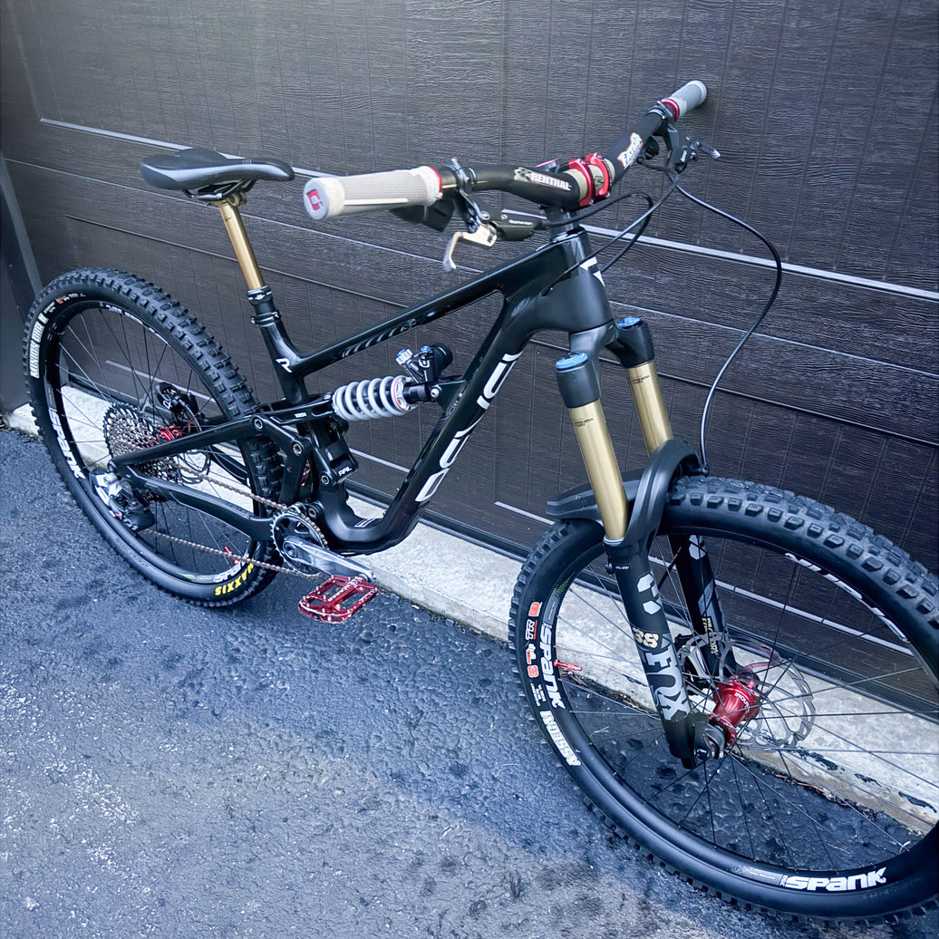 2022 Revel Rail Size Small